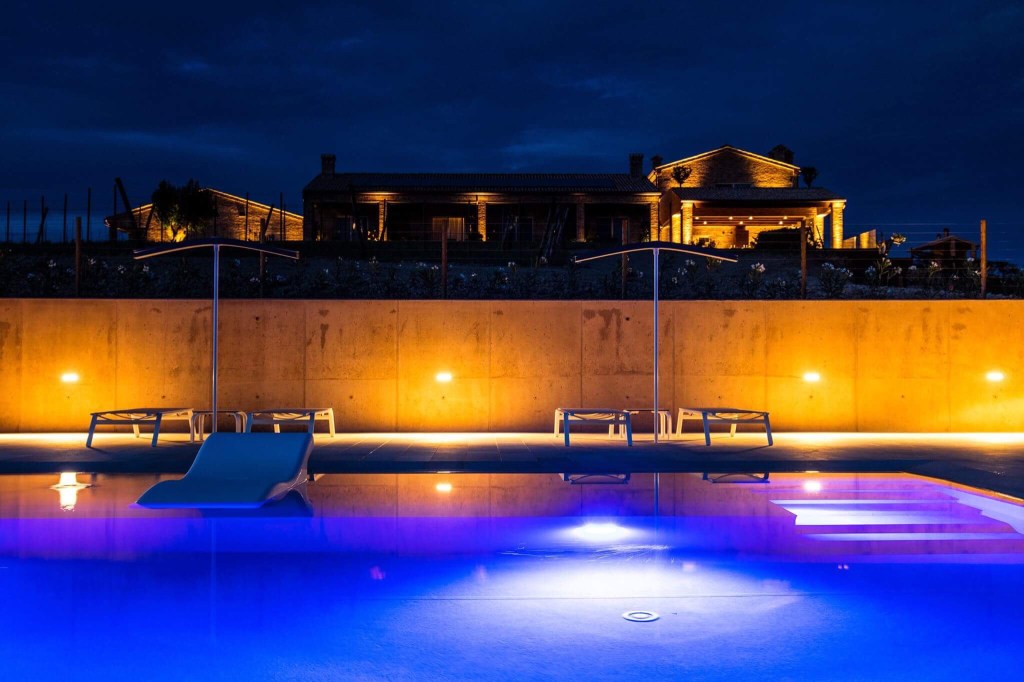 Filodivino in 4 mosse: l’aperitivo a bordo piscina 